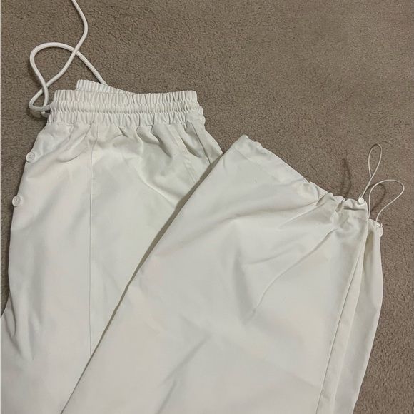 Sisters & Seekers - Parachute Pants - Picture 3 of 4